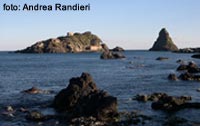 Isola Lachea e faraglione di Santa Maria -- foto: Andrea Randieri