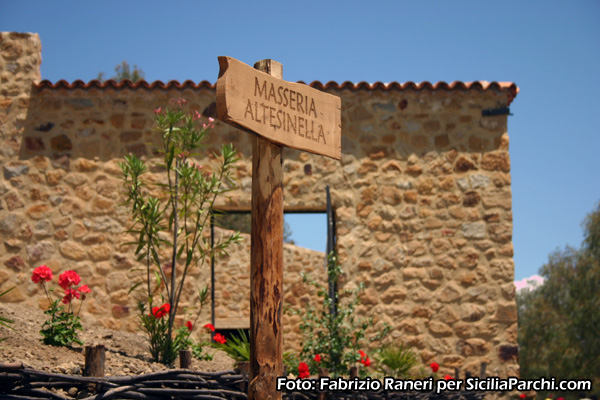 Masseria Altesina 
[click per ingrandire l'immagine]