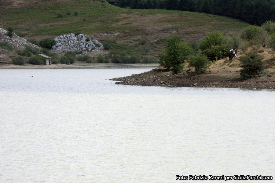 Lago Tre Arie (foto: Fabrizio Raneri) [click per ingrandire l'immagine]