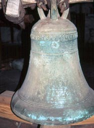 Una campana, prodotto tipico della tradizione fondiaria del posto