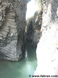 Il fiume Alcantara nei pressi del Ponte di Castiglione di Sicilia (CT)