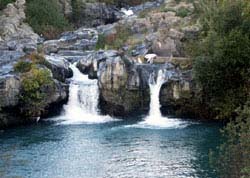 La doppia cascata in una delle "gurne" più famose del fiume nei pressi di Francavilla di Sicilia (ME)
