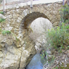 Tipico passaggio dell'acqua fra le rocce laviche in forma di cascata